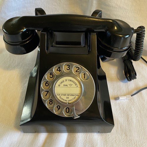 Vintage black bakelite - vintage,